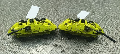 SUBARU IMPREZA WRX STi PAIR OF BREMBO FRONT YELLOW CALIPERS