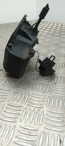 2006-2012 RENAULT CLIO DYNAMIQUE TOMTOM 16V FUEL FLAP